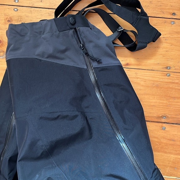 Arc’teryx ALPHA SV BIB men’s gortex shell pants black size large - Picture 8 of 13